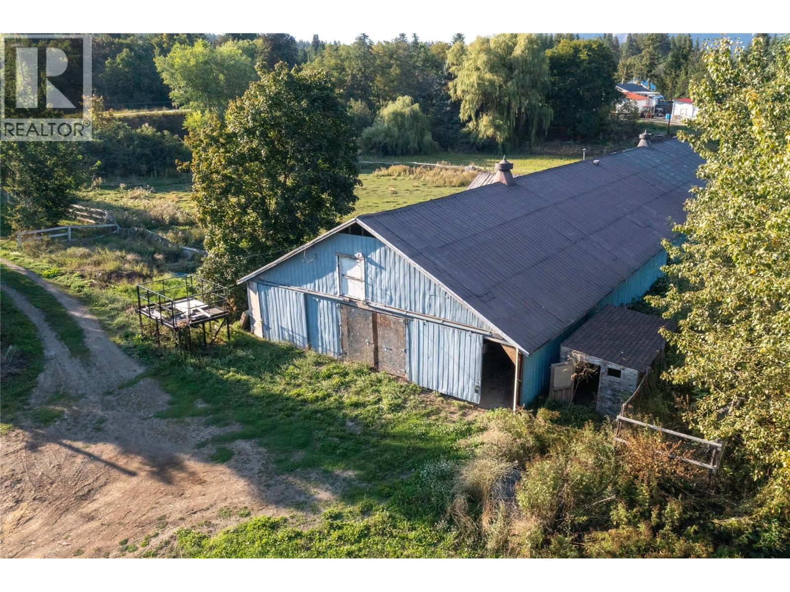 Photo 12 of 4350 50 Street Ne, Salmon Arm BC