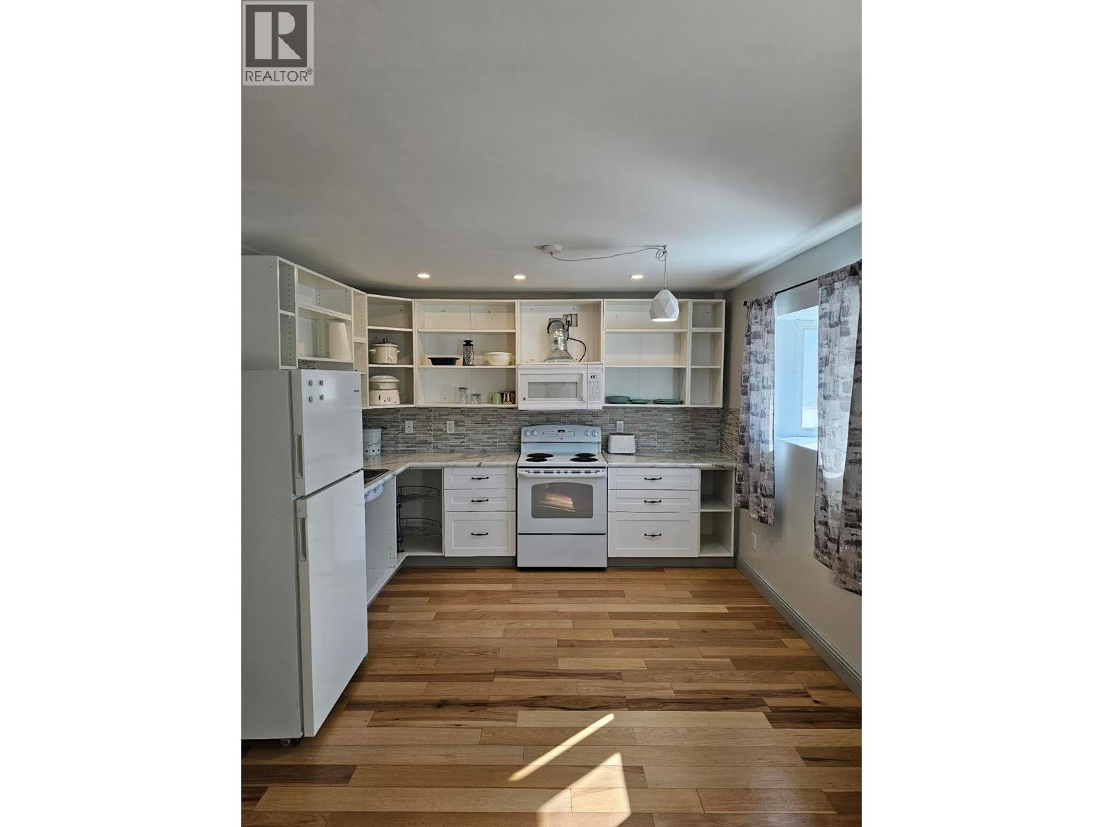 Photo 3 of 4350 50 Street Ne, Salmon Arm BC