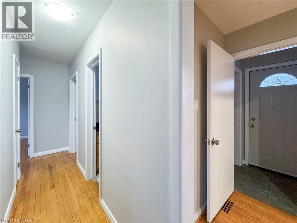 Photo 7 of 70 Crownhill Street, Ottawa ON