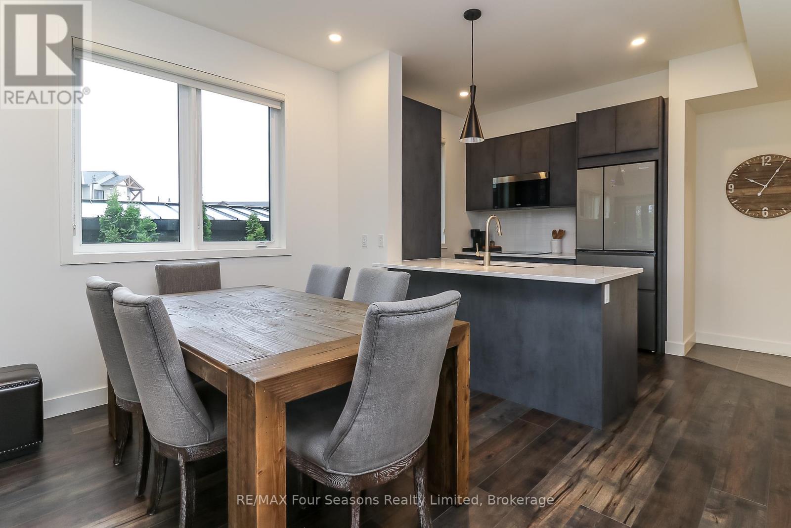 Photo 44 of 107 12 Beausoleil Lane, Blue Mountains ON