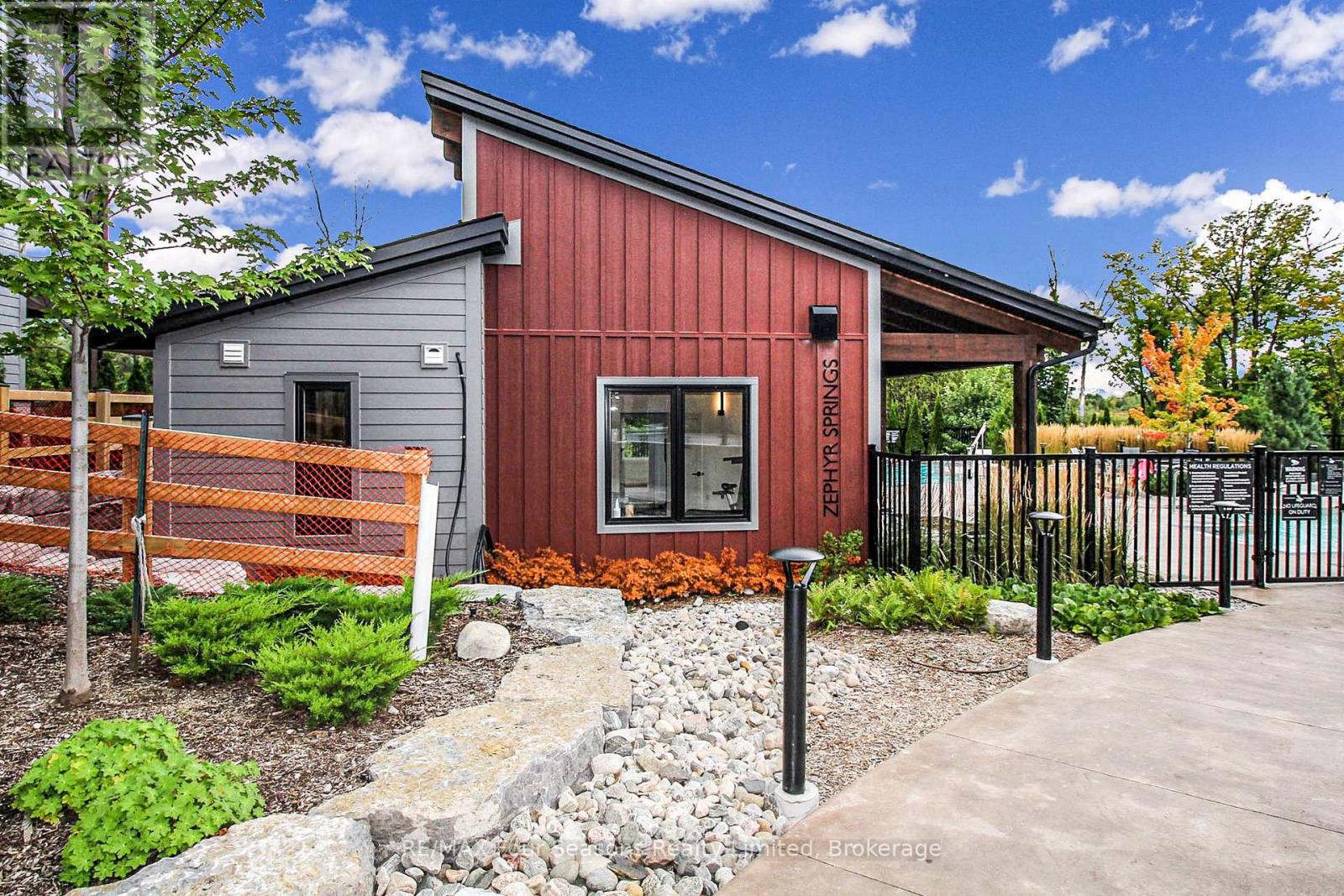 Photo 34 of 107 12 Beausoleil Lane, Blue Mountains ON