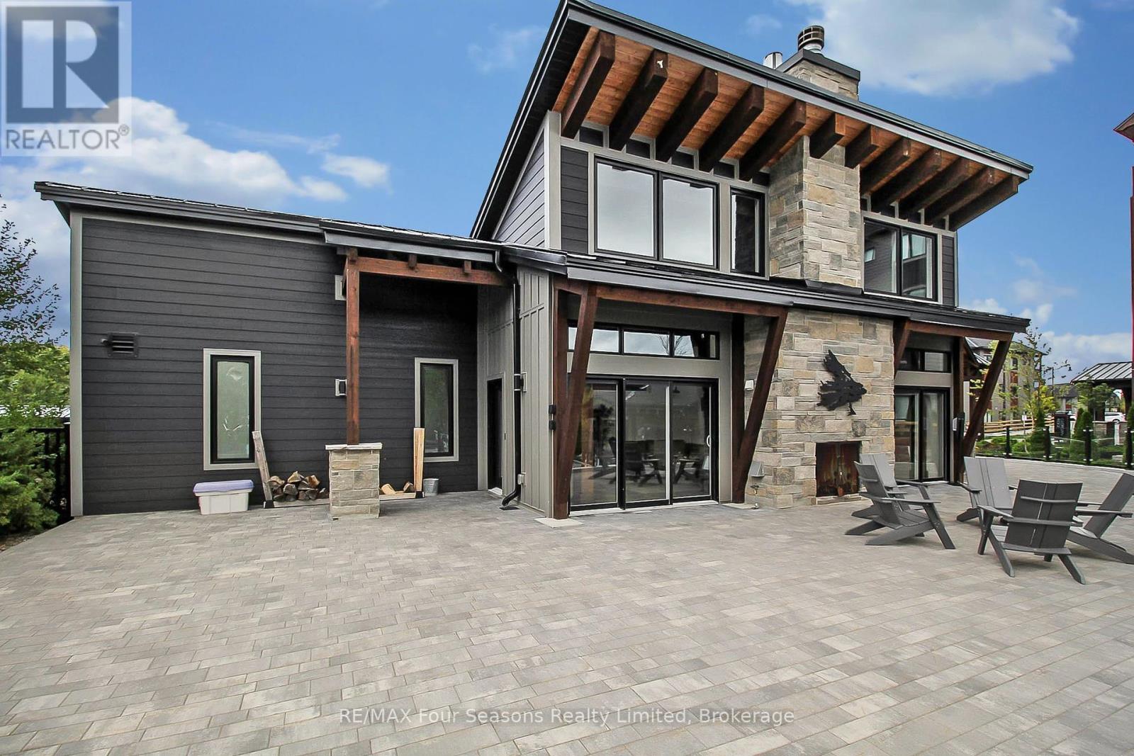Photo 11 of 107 12 Beausoleil Lane, Blue Mountains ON