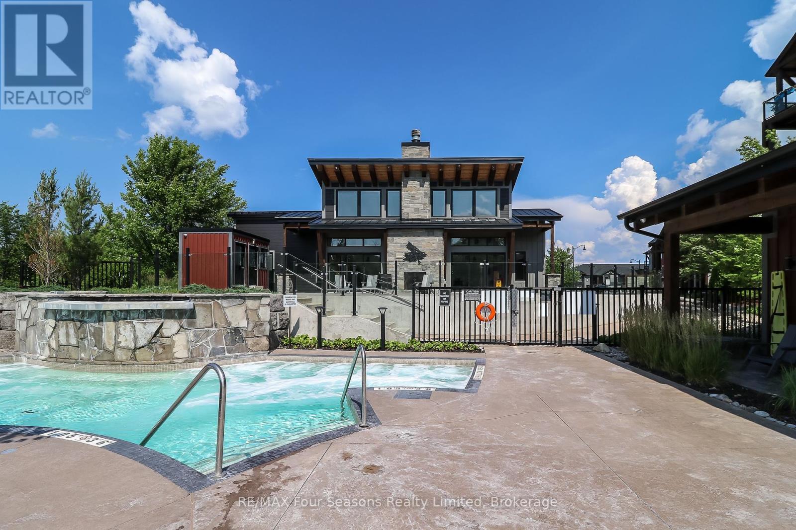 Photo 22 of 107 12 Beausoleil Lane, Blue Mountains ON