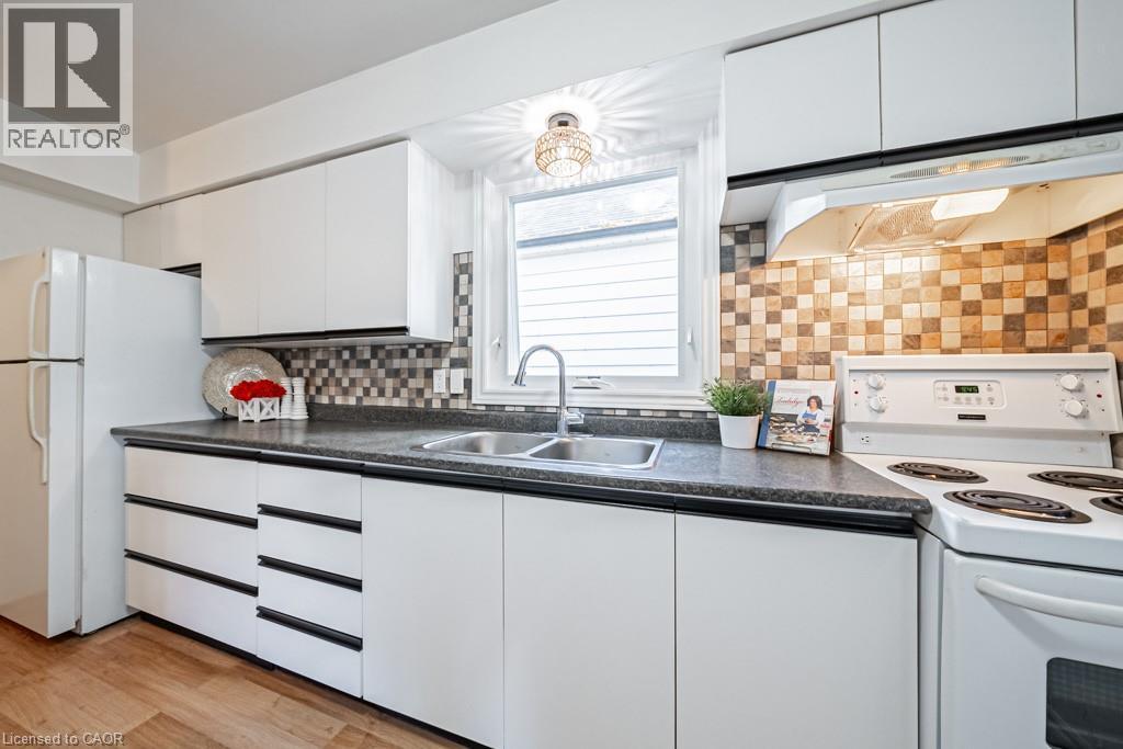 Photo 6 of 1089 Meredith Avenue, Mississauga ON