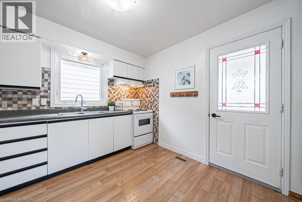 Photo 8 of 1089 Meredith Avenue, Mississauga ON