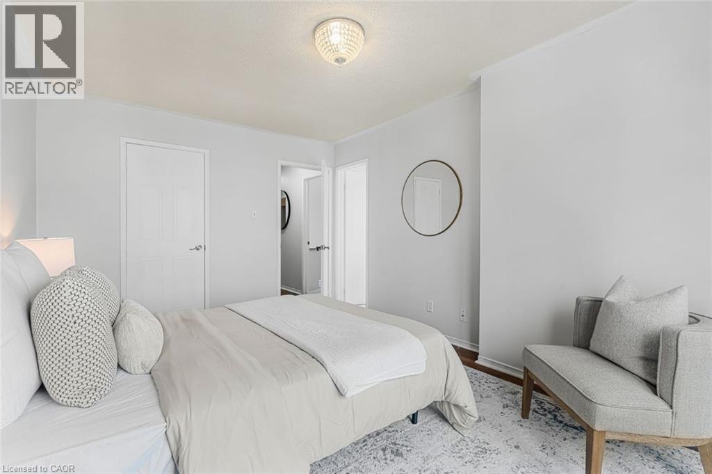 Photo 9 of 53 Wickstead Court, Brampton ON