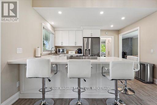 Photo 10 of 18 Rosemount Avenue, Port Colborne ON