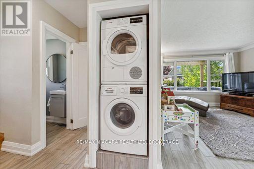 Photo 13 of 18 Rosemount Avenue, Port Colborne ON
