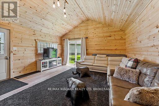 Photo 36 of 18 Rosemount Avenue, Port Colborne ON