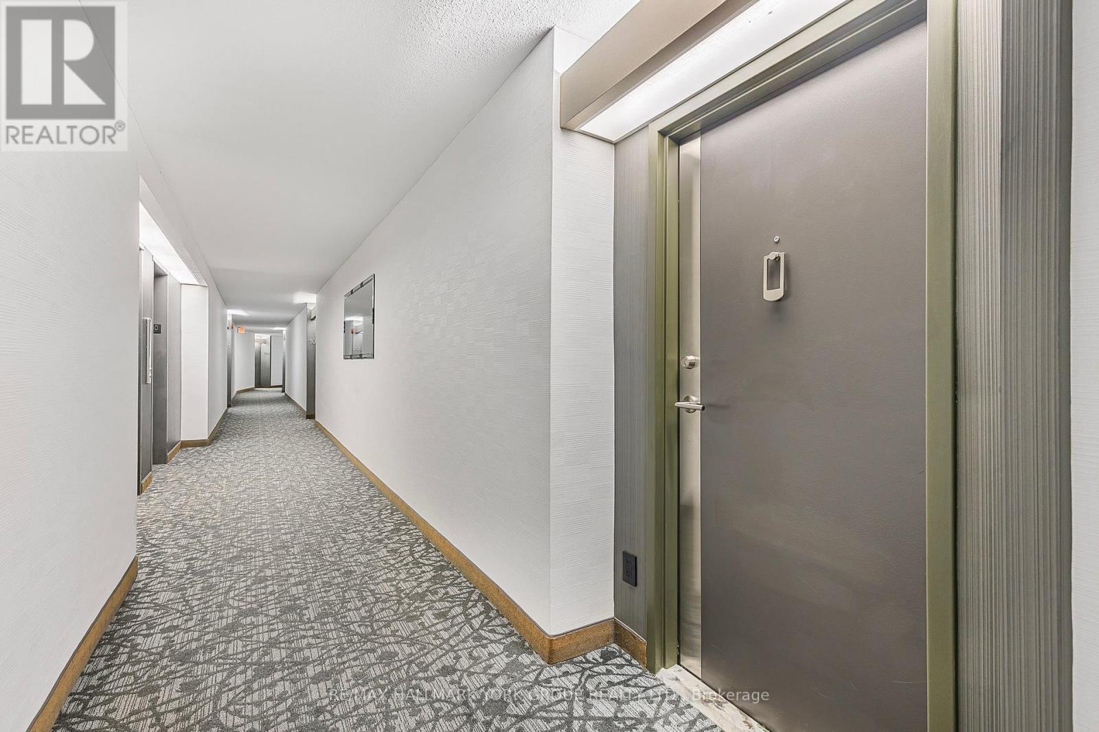 Photo 13 of 1007 7811 Yonge Street, Markham ON
