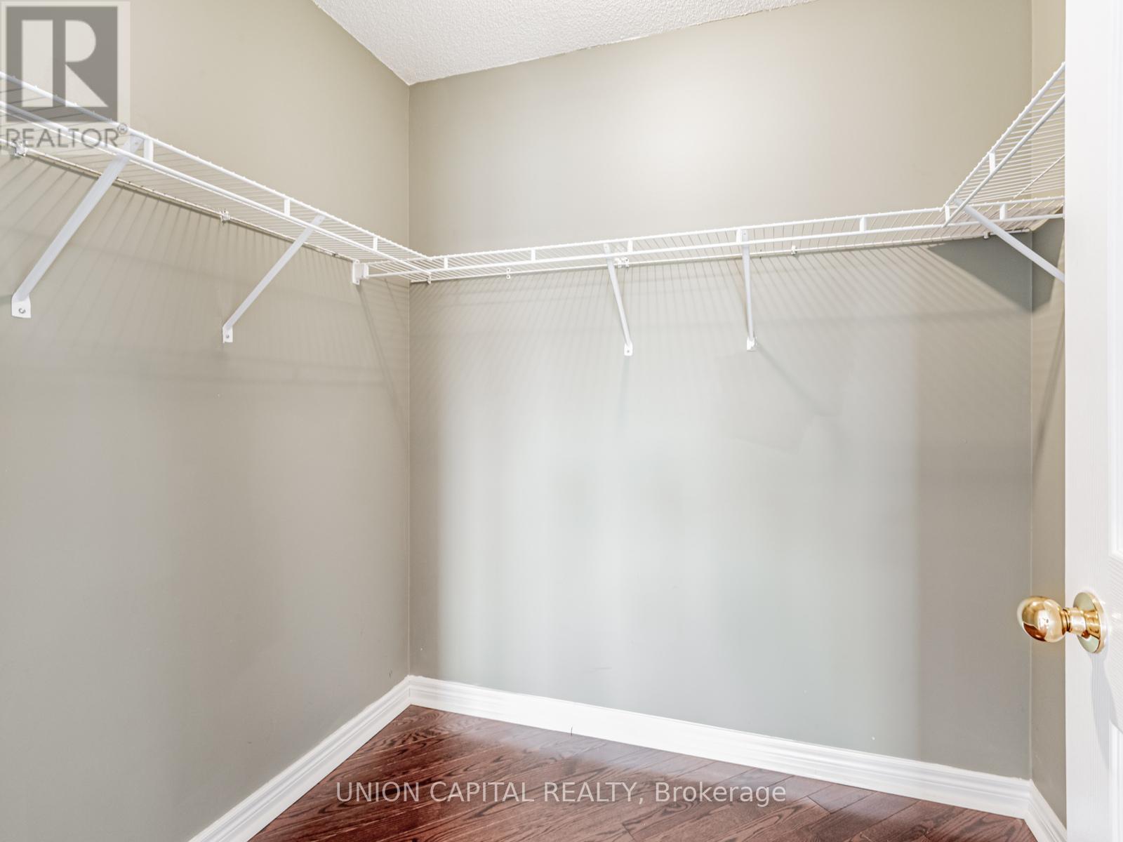 Photo 38 of 18 Honey Glen Avenue, Markham ON