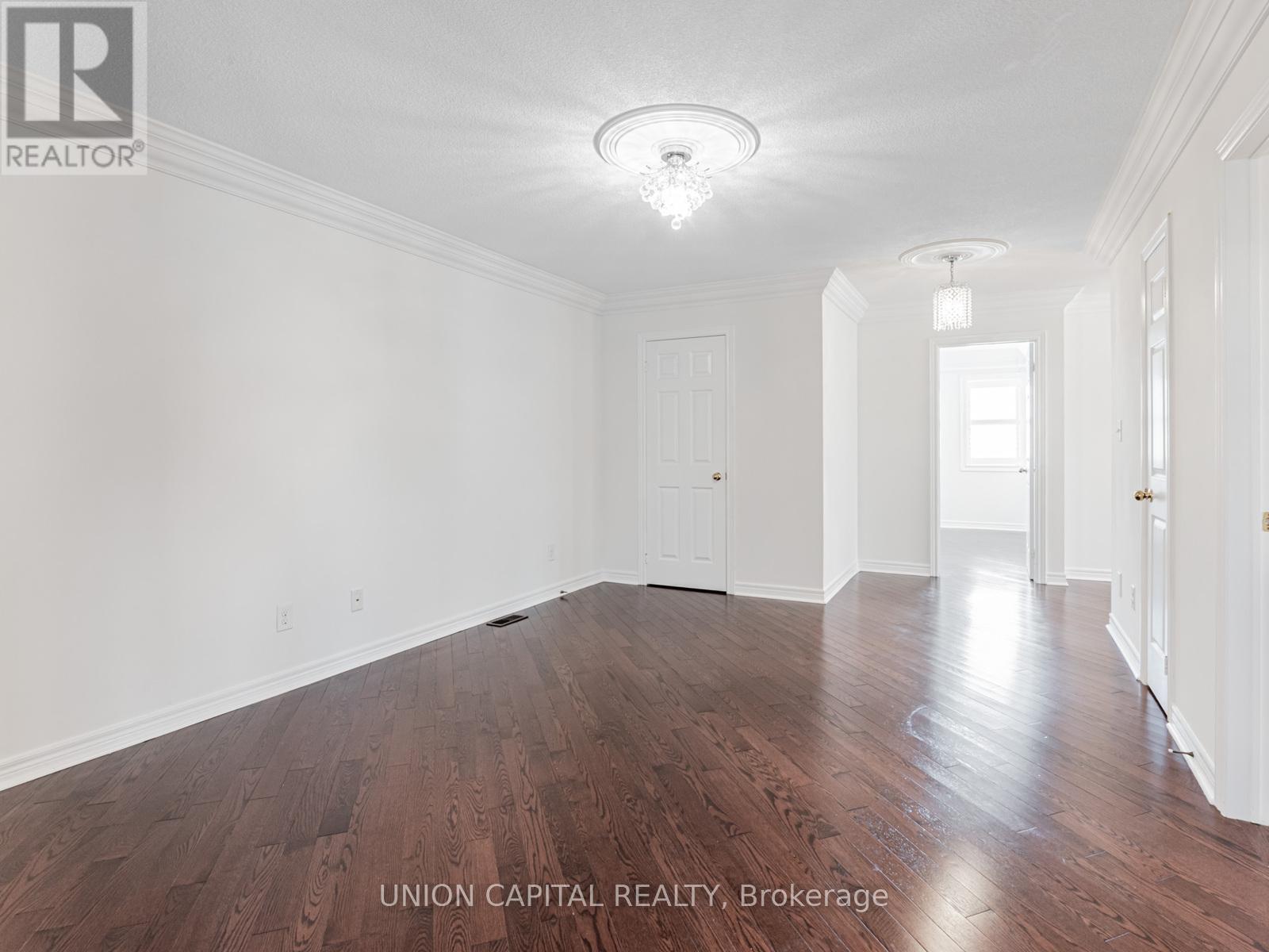 Photo 34 of 18 Honey Glen Avenue, Markham ON