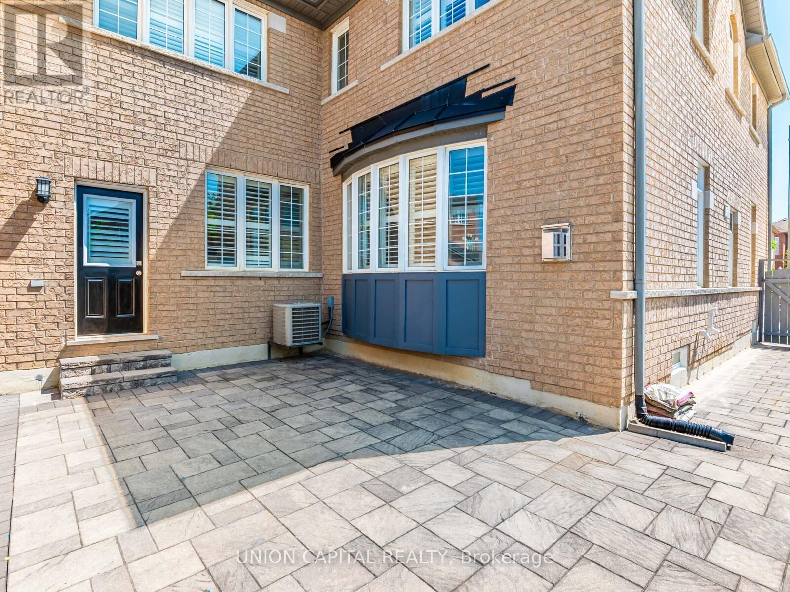 Photo 41 of 18 Honey Glen Avenue, Markham ON
