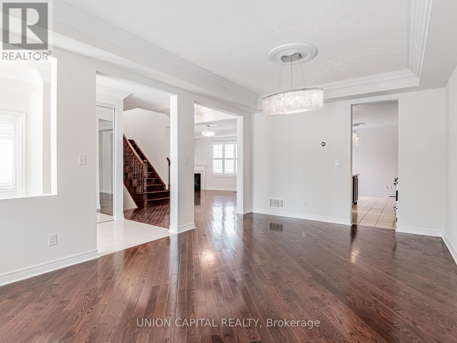 Photo 14 of 18 Honey Glen Avenue, Markham ON