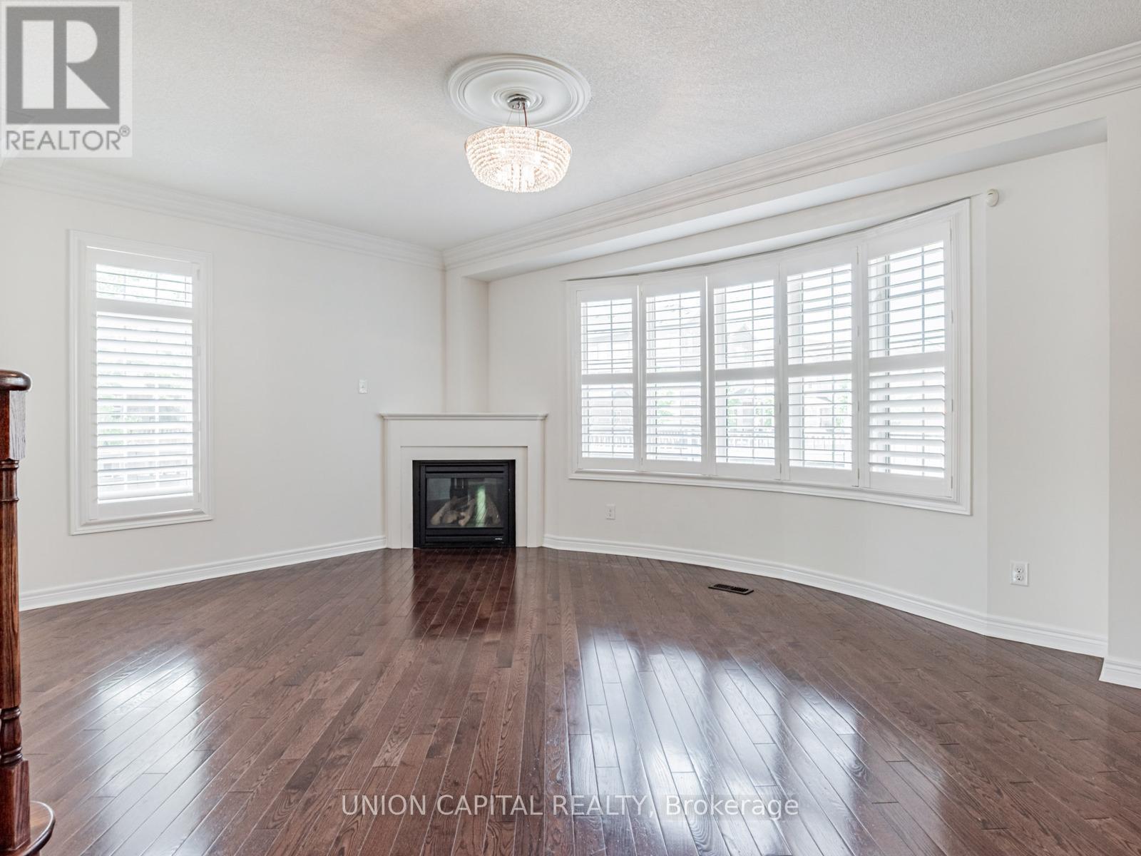Photo 16 of 18 Honey Glen Avenue, Markham ON