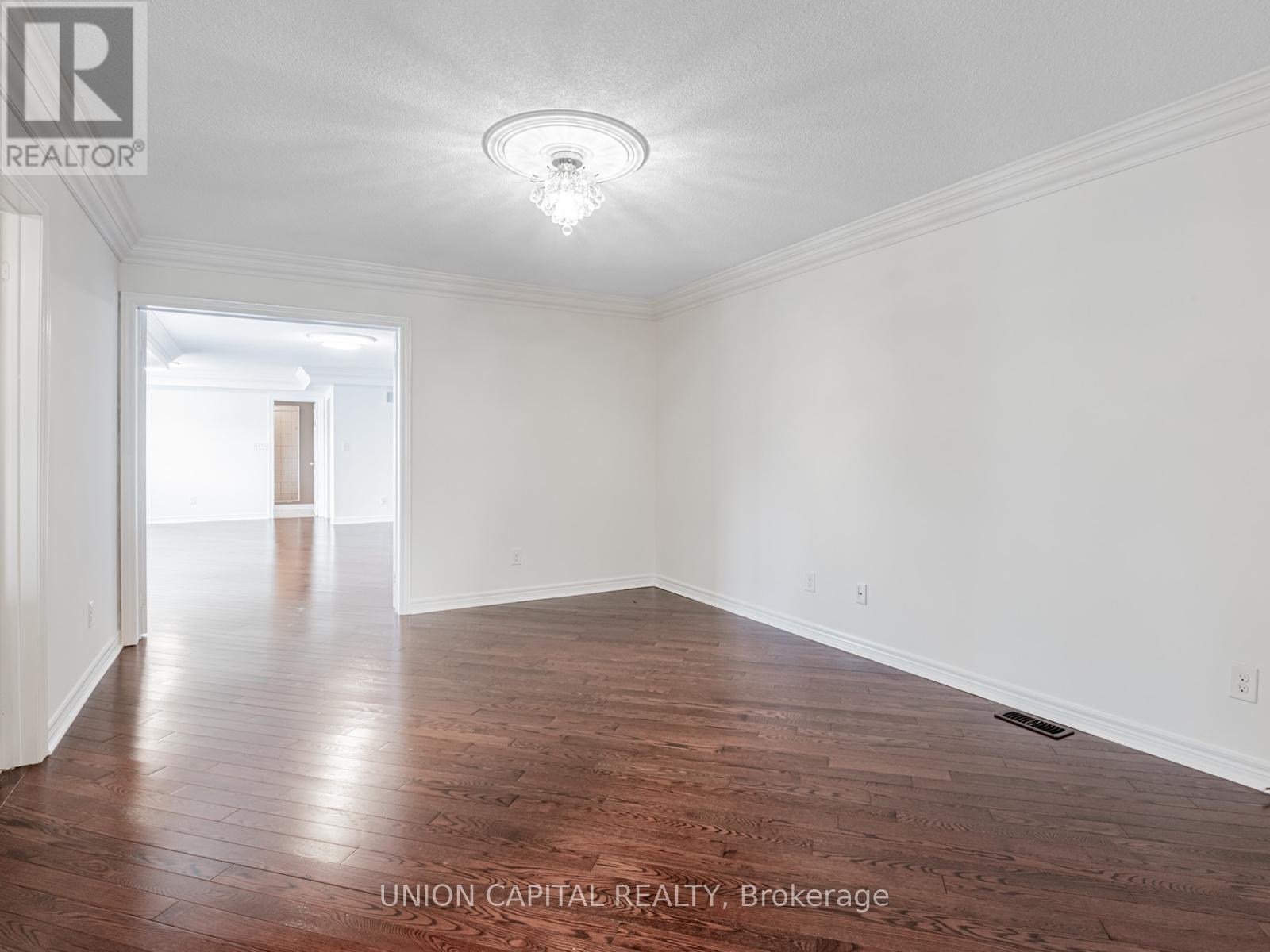 Photo 33 of 18 Honey Glen Avenue, Markham ON