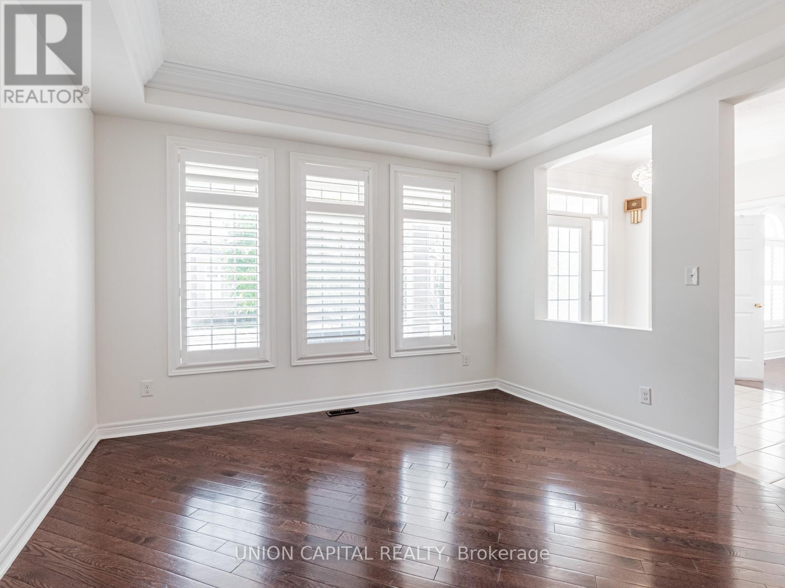 Photo 12 of 18 Honey Glen Avenue, Markham ON