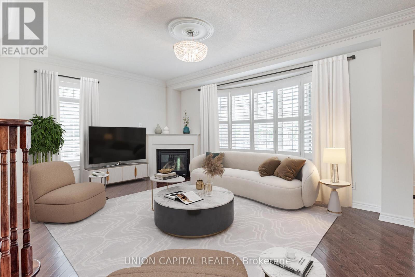 Photo 3 of 18 Honey Glen Avenue, Markham ON