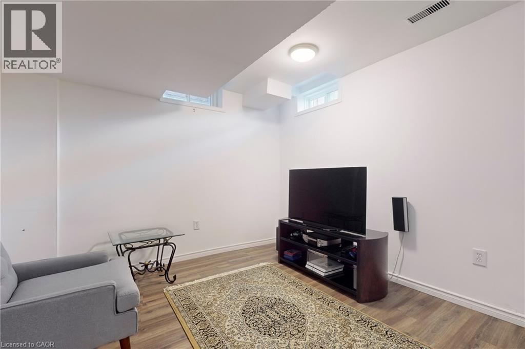 Photo 37 of 3343 Cline Street, Burlington ON