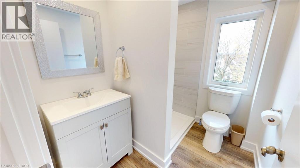 Photo 16 of 204 Queenston Street, St Catharines ON