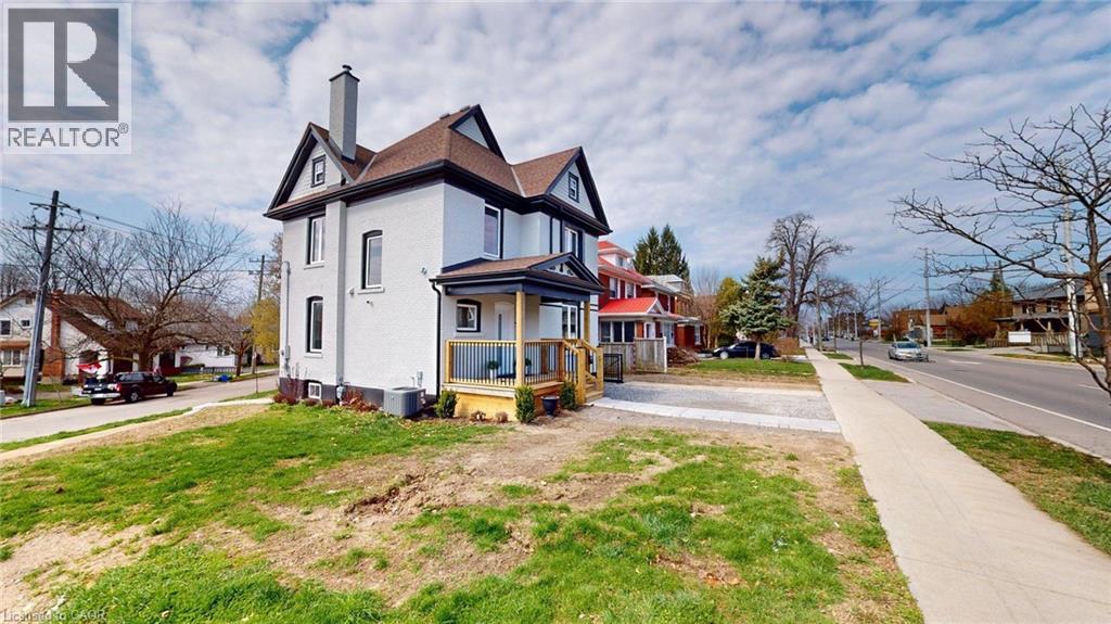 Photo 23 of 204 Queenston Street, St Catharines ON