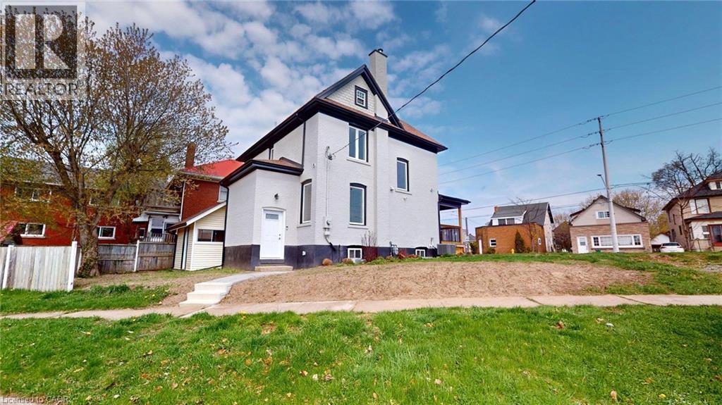 Photo 24 of 204 Queenston Street, St Catharines ON