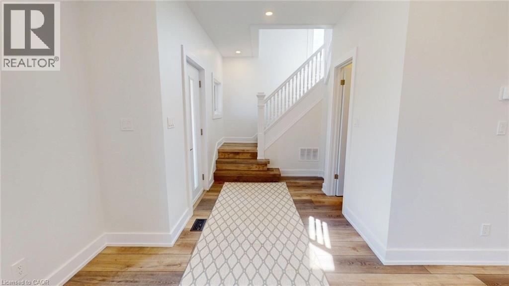 Photo 10 of 204 Queenston Street, St Catharines ON