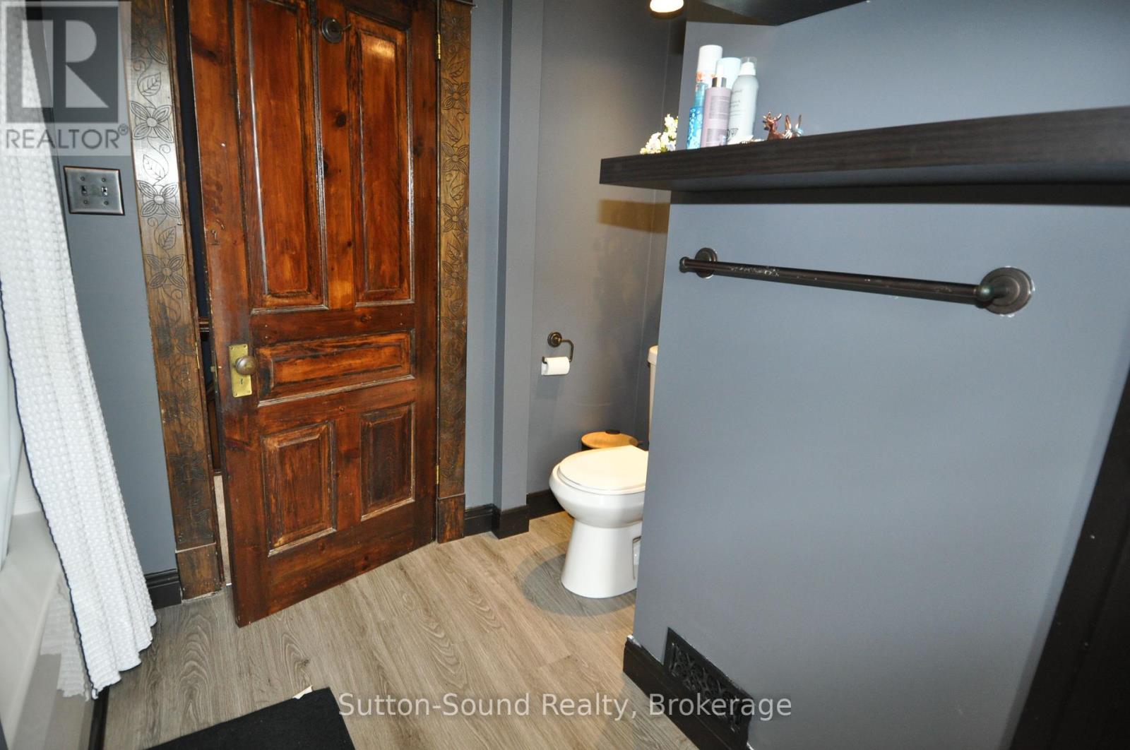 Photo 16 of 534 17th Street W, Owen Sound ON