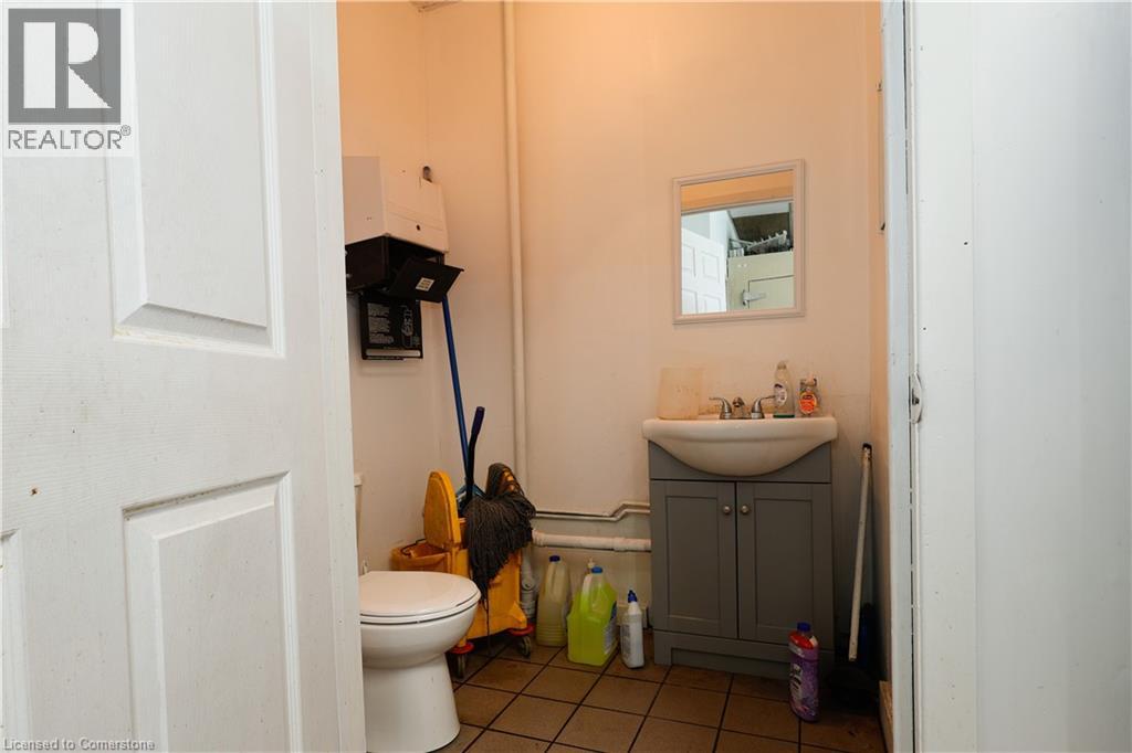 Photo 19 of 780 Dundas Street, Woodstock ON
