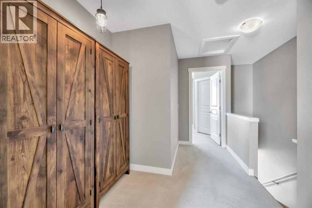 576 Mckenzie Towne Drive SE, Calgary, Alberta