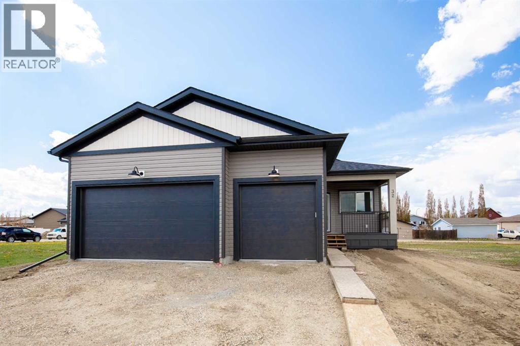 Photo 32 of 32 Sunrise Crescent N, Three Hills AB