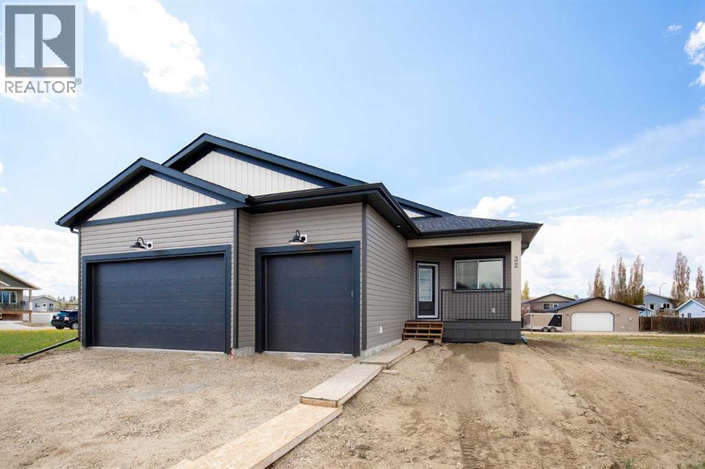 Photo 1 of 32 Sunrise Crescent N, Three Hills AB