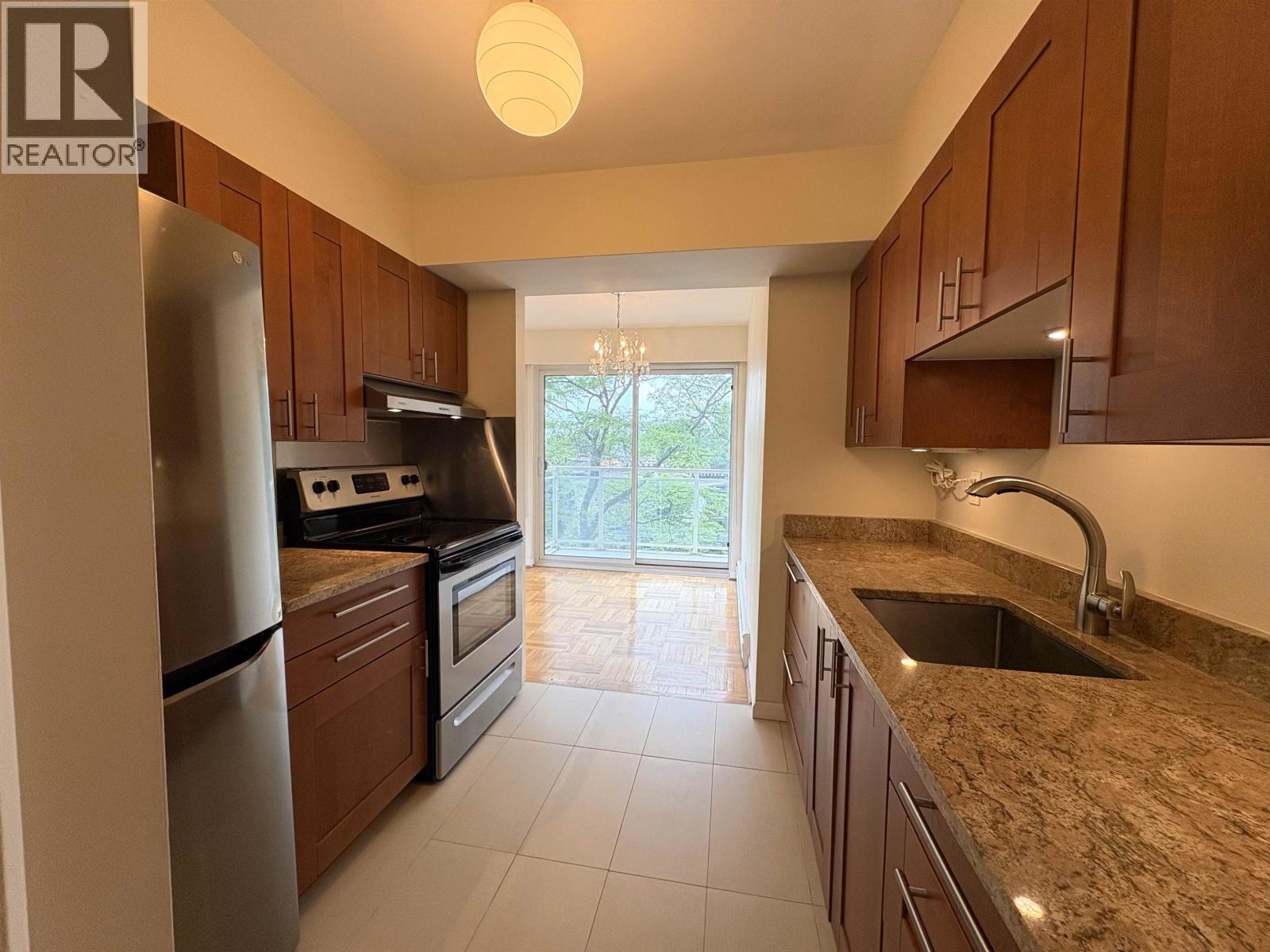 305 6076 TISDALL STREET, Vancouver