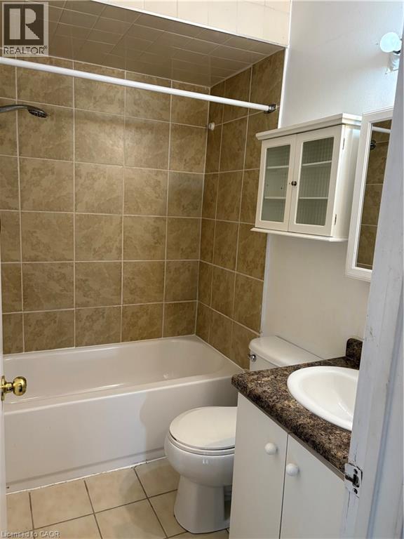 Photo 8 of 524 Main Street W Unit 1, Grimsby ON