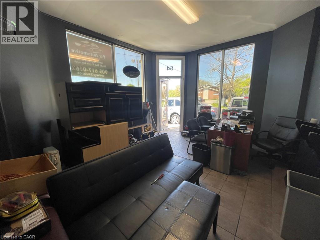 Photo 6 of 54 Ormond Street S, Thorold ON