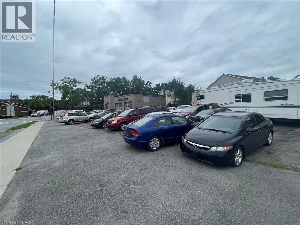 Photo 13 of 54 Ormond Street S, Thorold ON
