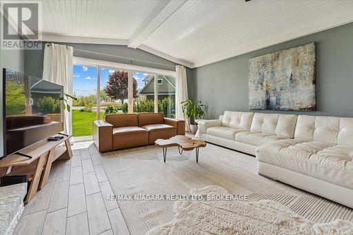 Photo 15 of 18 Rosemount Avenue, Port Colborne ON