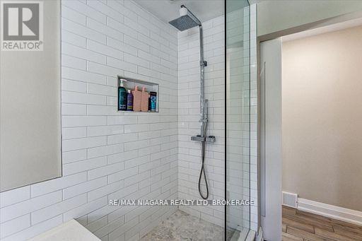 Photo 28 of 18 Rosemount Avenue, Port Colborne ON