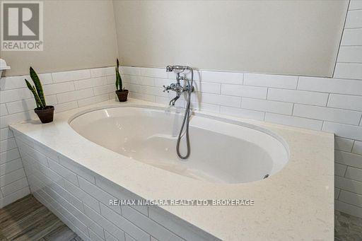 Photo 29 of 18 Rosemount Avenue, Port Colborne ON