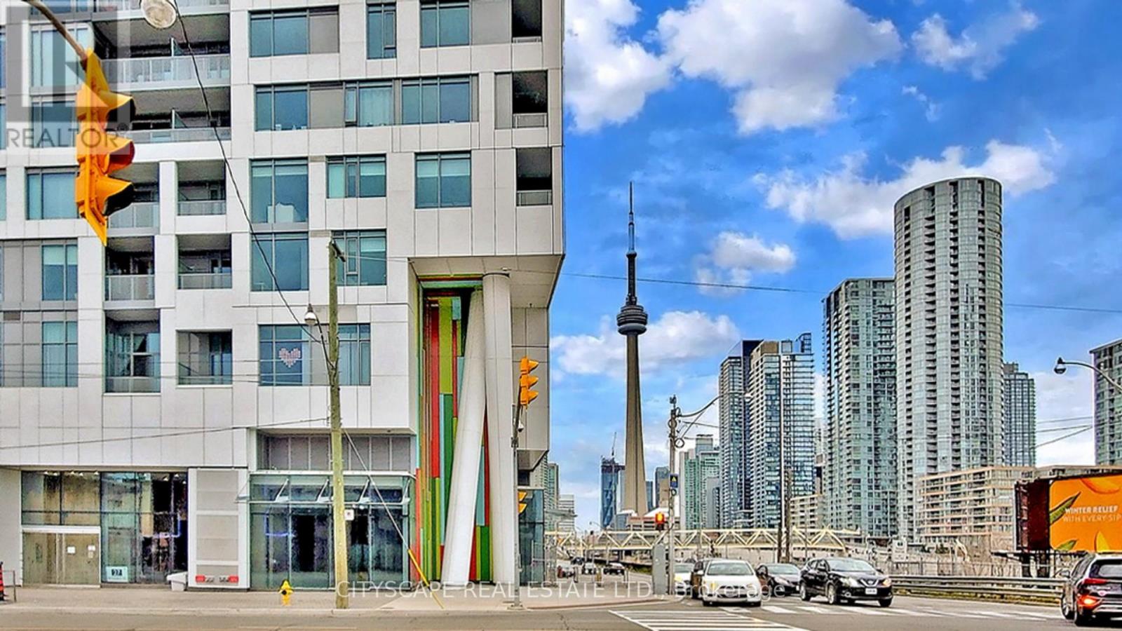 Photo 34 of 703 W 27 Bathurst Street, Toronto ON
