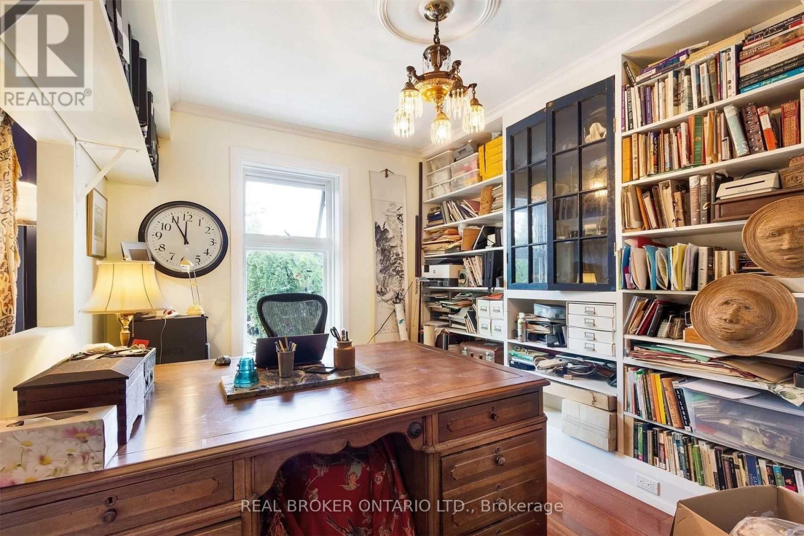 Photo 23 of 499 Palmerston Boulevard, Toronto ON