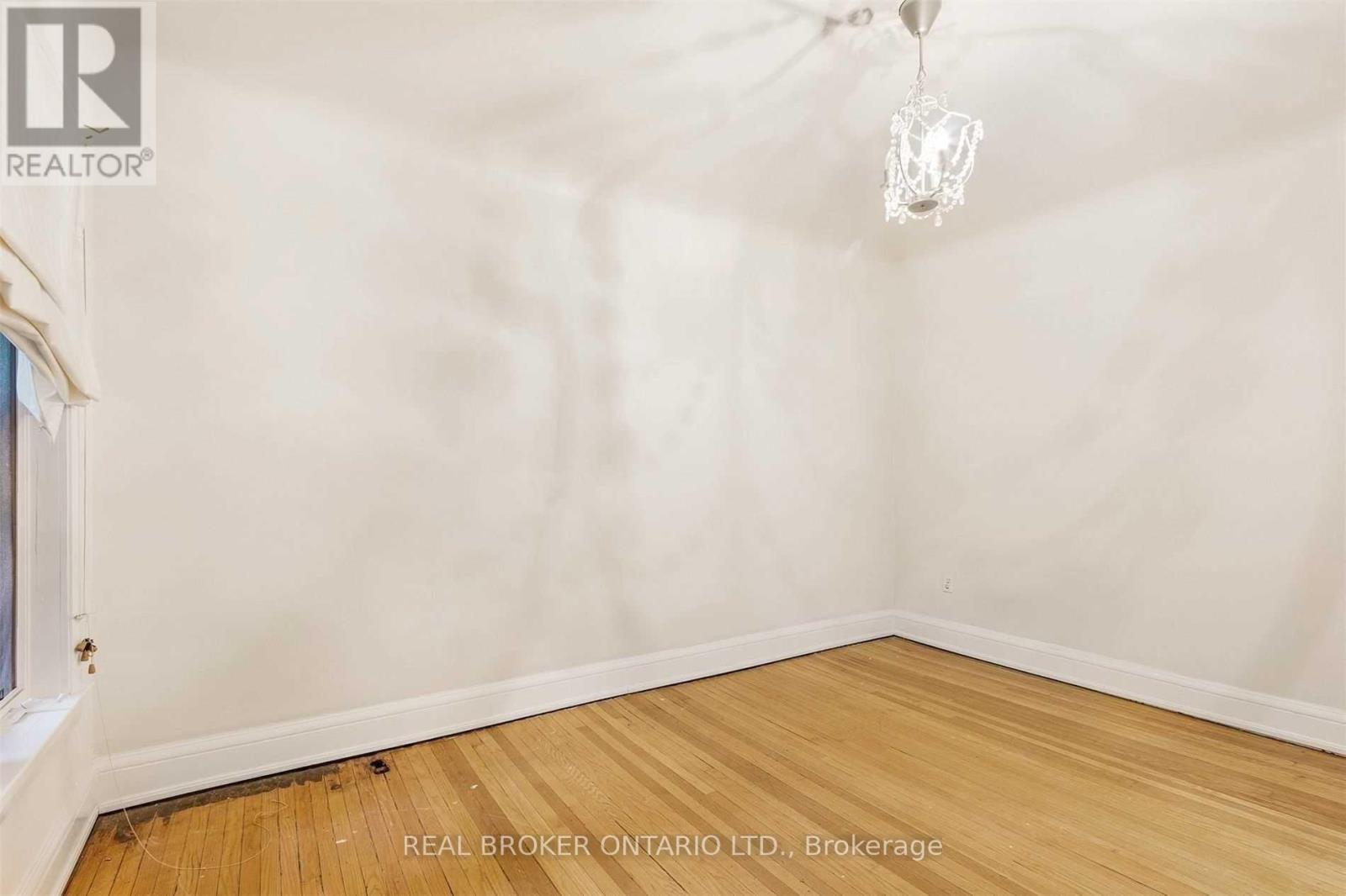 Photo 24 of 499 Palmerston Boulevard, Toronto ON