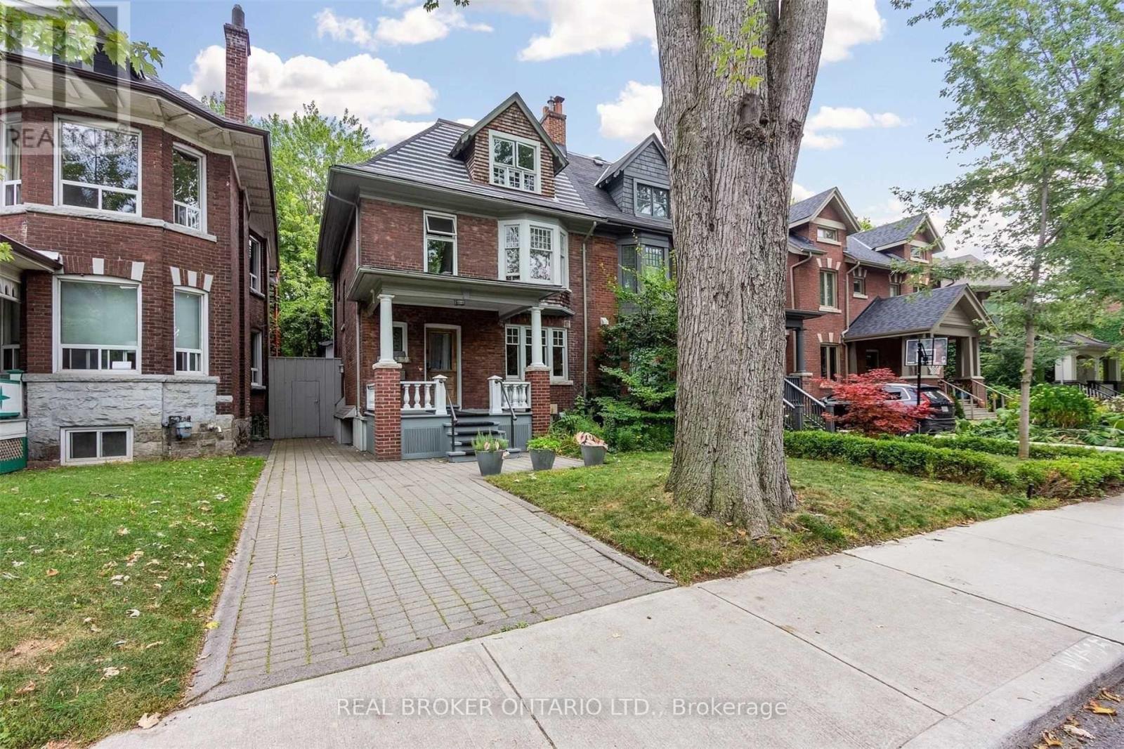 Photo 16 of 499 Palmerston Boulevard, Toronto ON