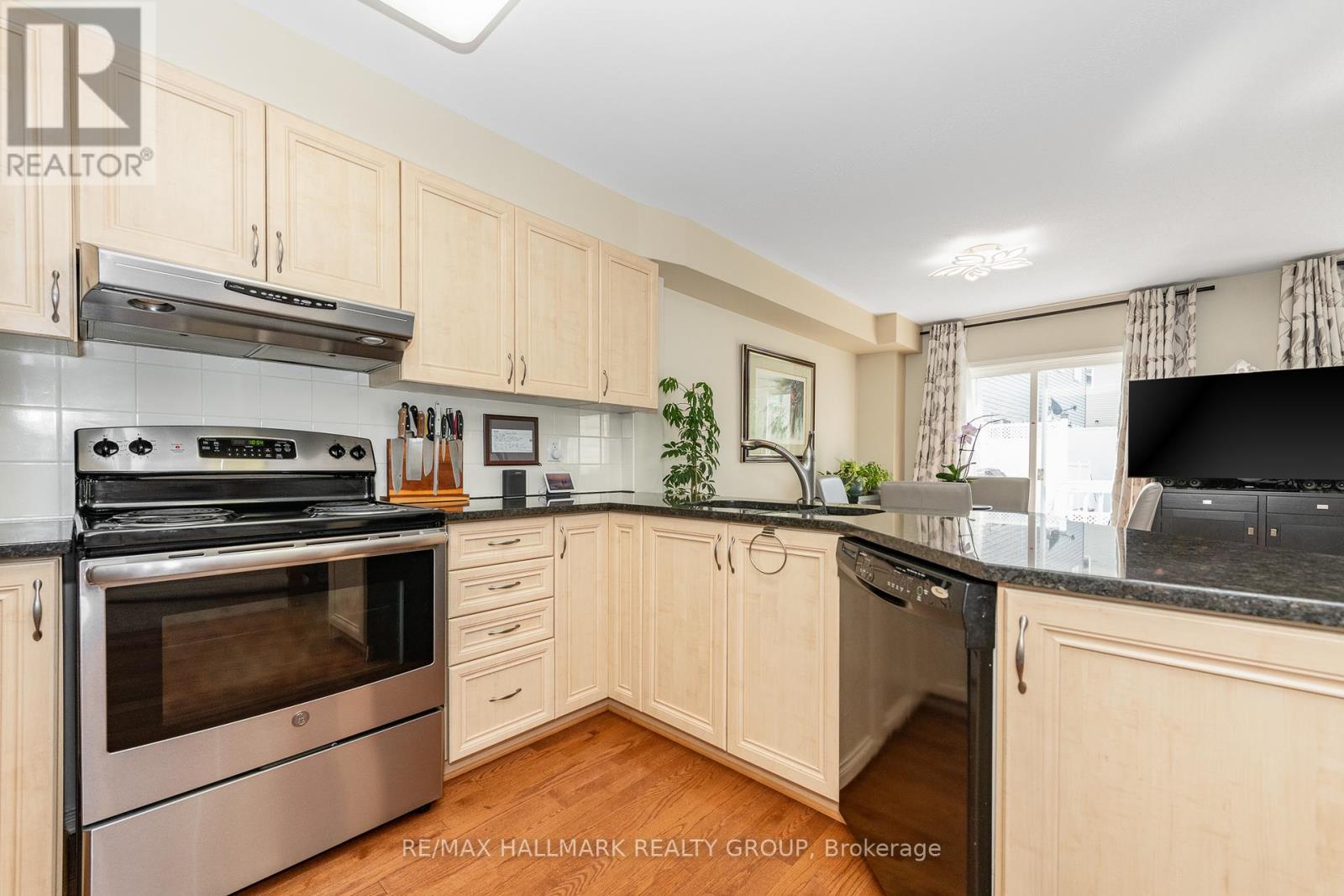 Photo 22 of 261 Parkrose Private, Ottawa ON