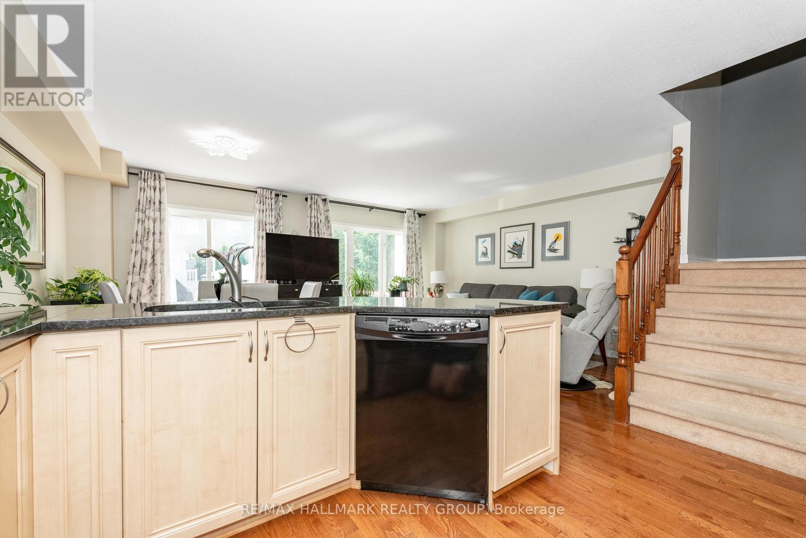 Photo 33 of 261 Parkrose Private, Ottawa ON