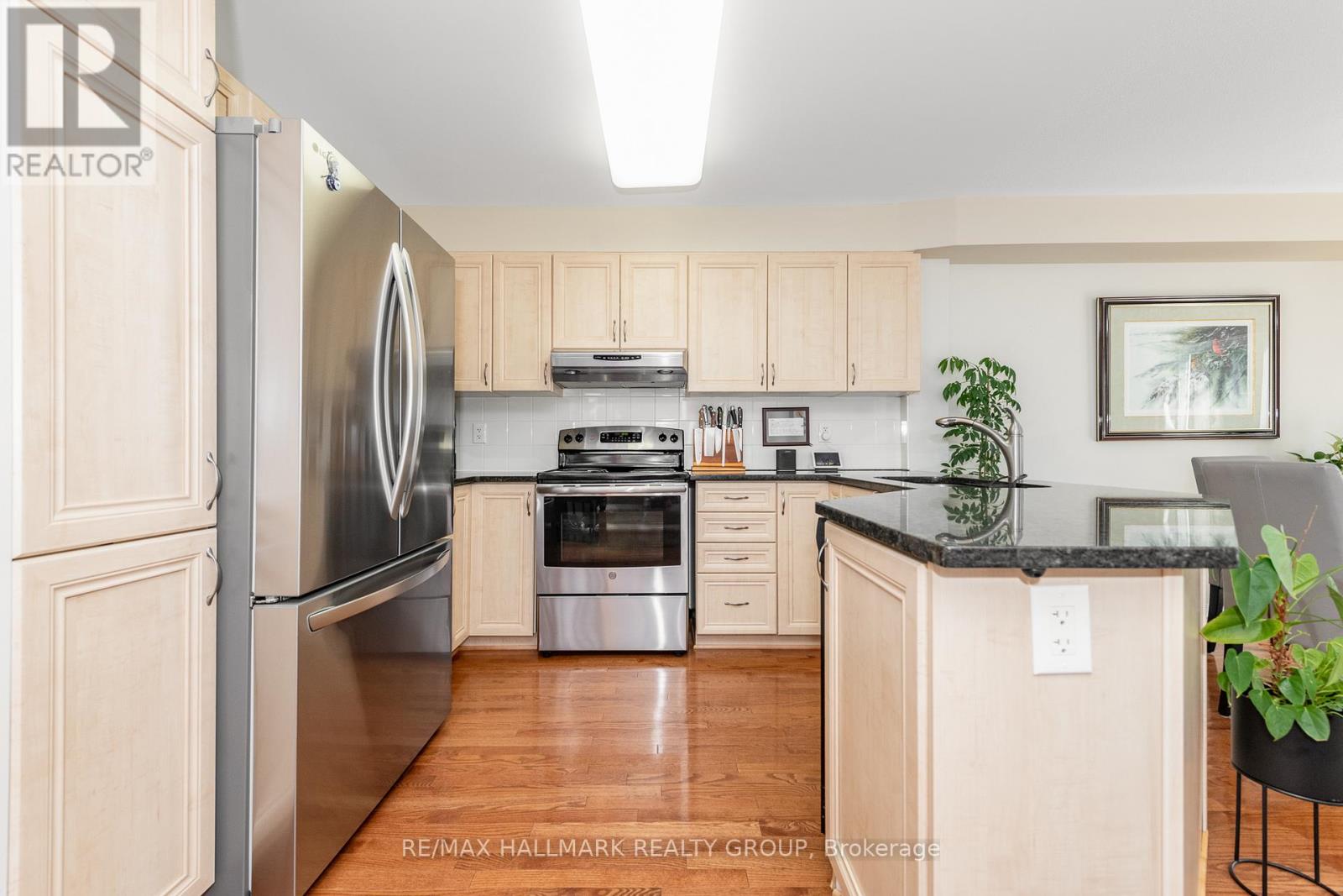 Photo 16 of 261 Parkrose Private, Ottawa ON