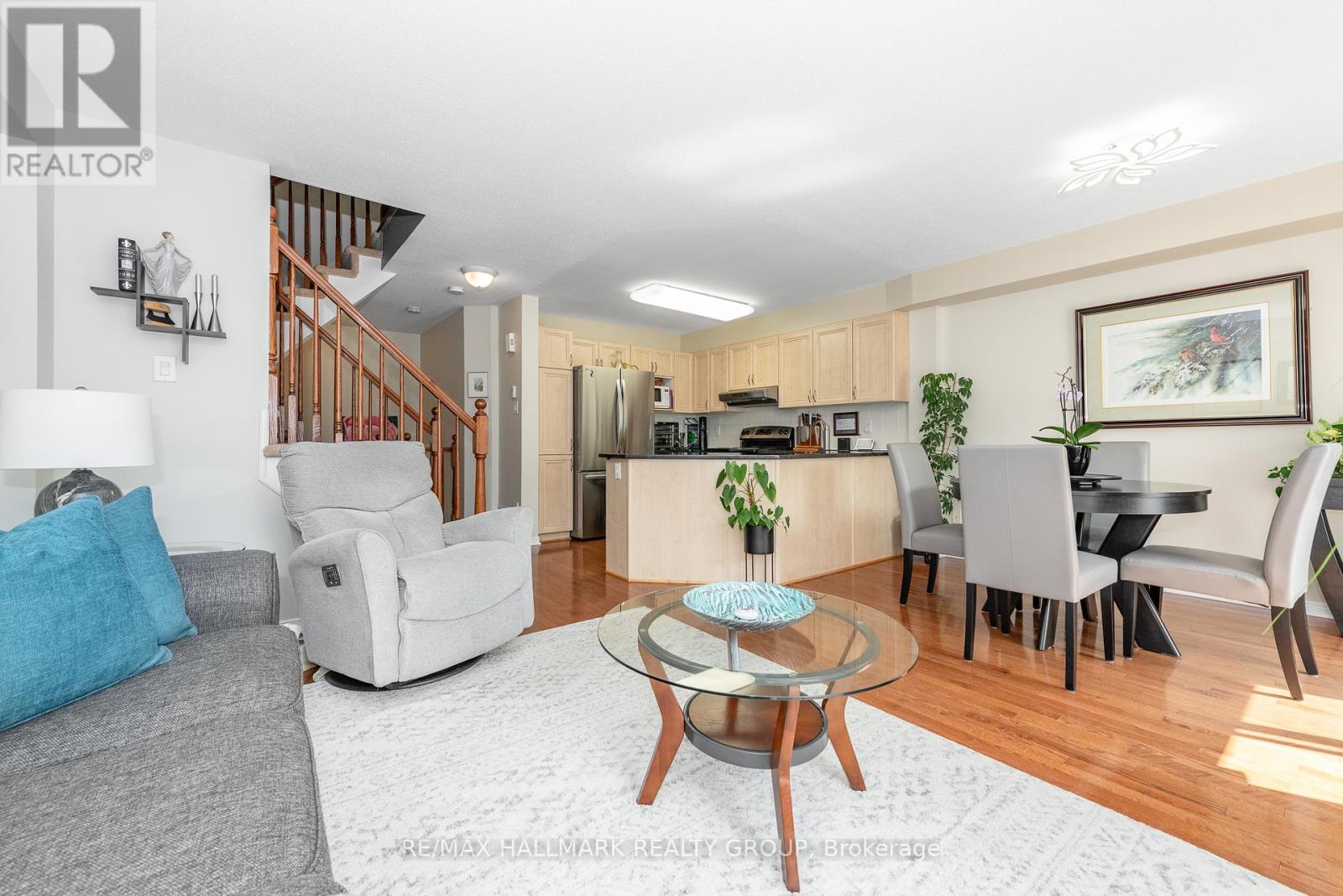 Photo 14 of 261 Parkrose Private, Ottawa ON