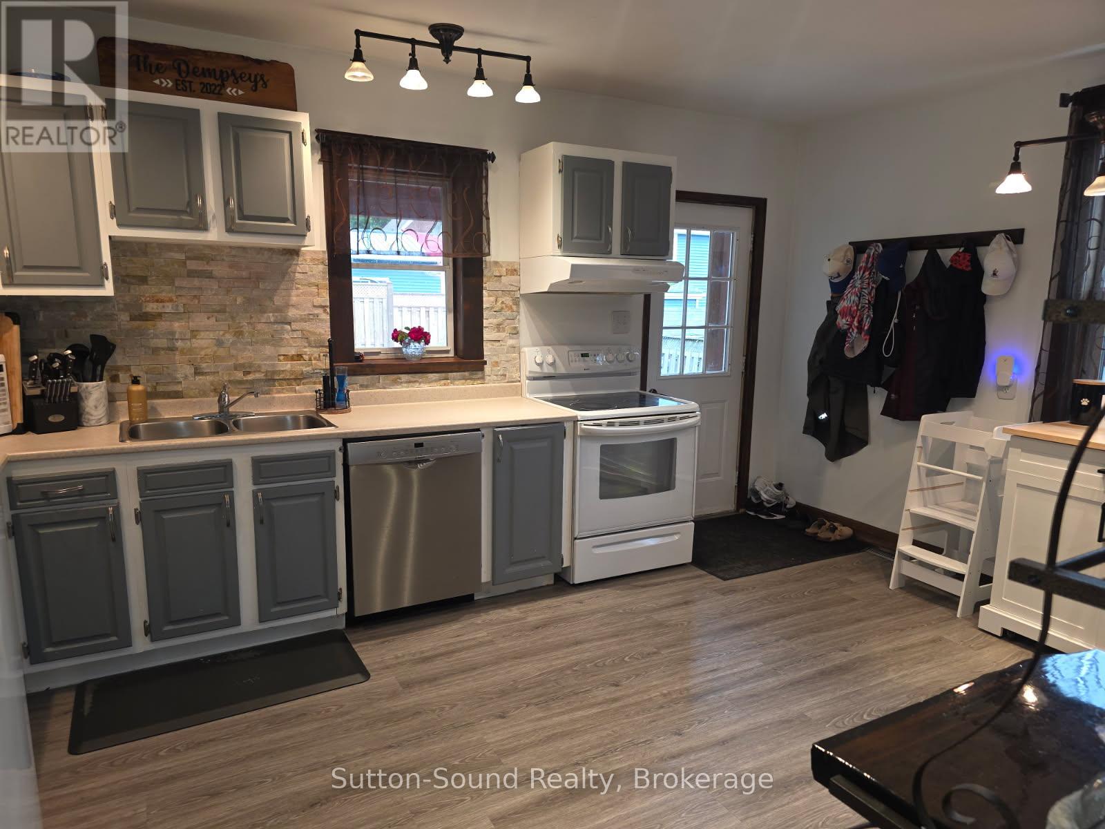 Photo 35 of 534 17th Street W, Owen Sound ON