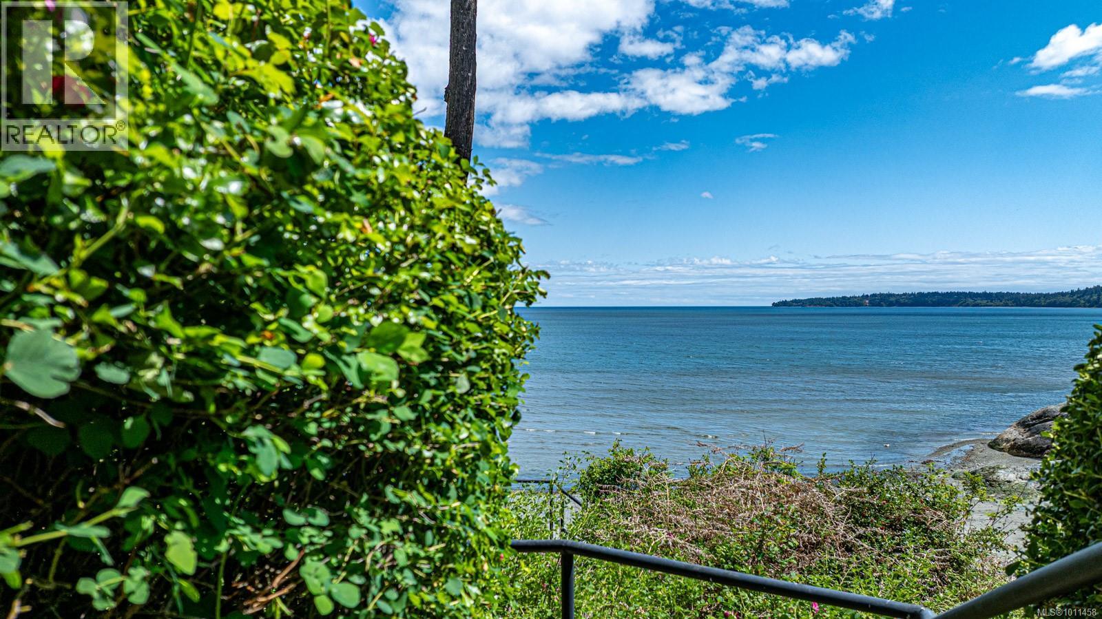 Photo 24 of 5267 Parker Ave, Saanich BC