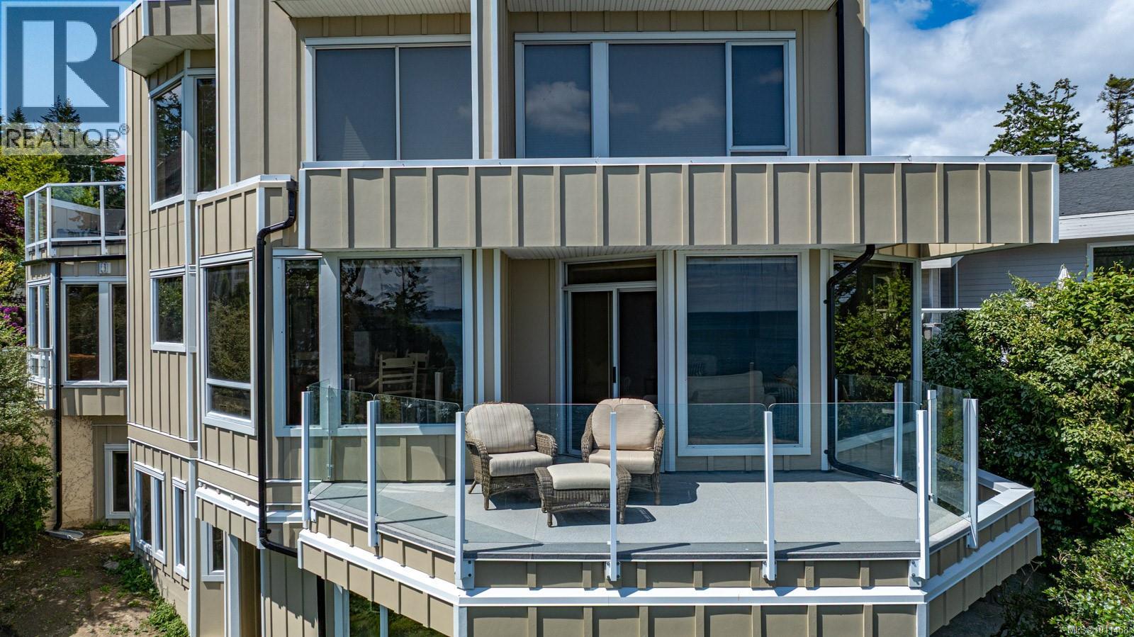 Photo 31 of 5267 Parker Ave, Saanich BC